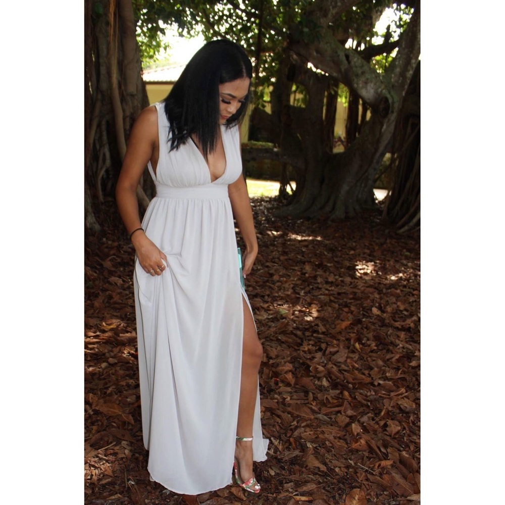 🌟 LULU'S HEAVENLY HUES LIGHT GREY MAXI DRESS 🌟